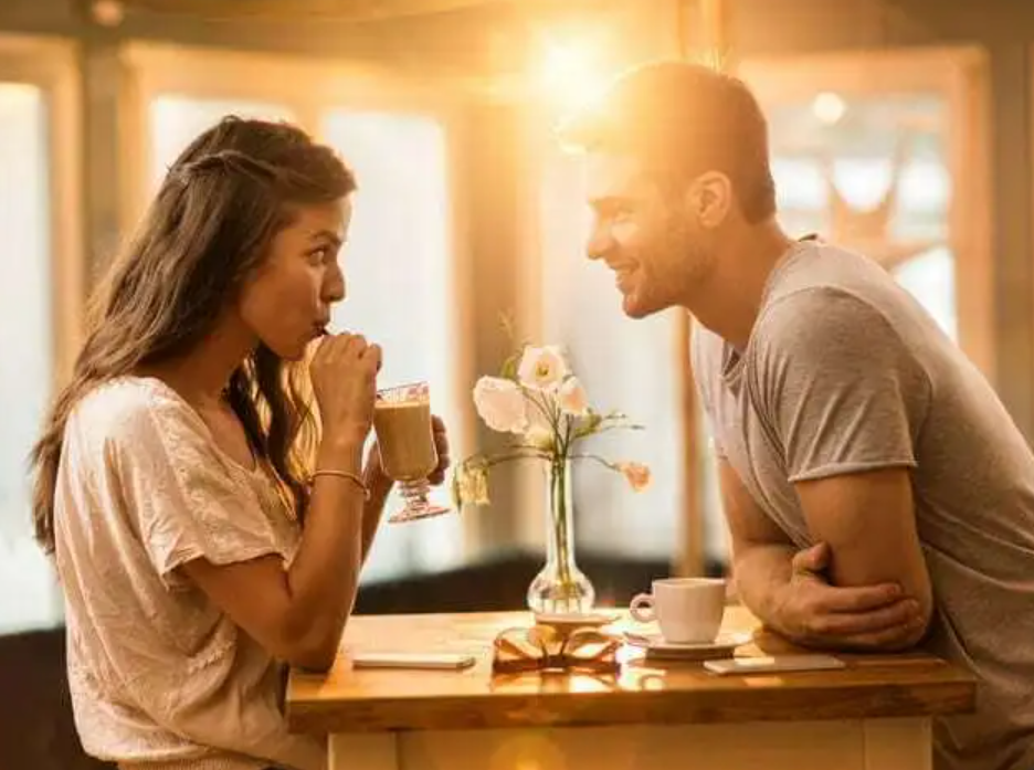 How to Write a Dating Profile: Our 2024 Guide