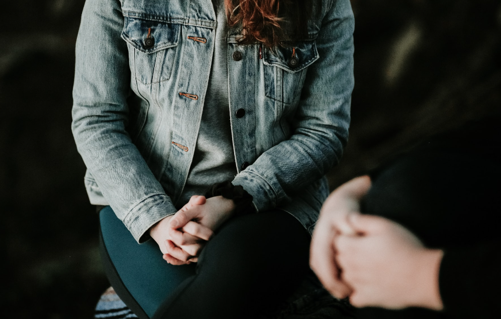 Should I Get a Dating Coach? – 4 Key Factors to Consider